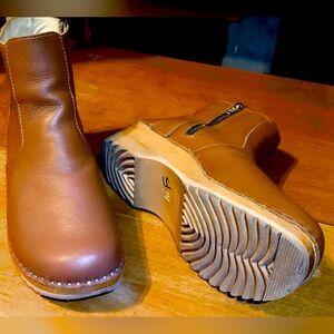 Troentorps Brown Zip-up Clog Ankle Booties, Size EU 42